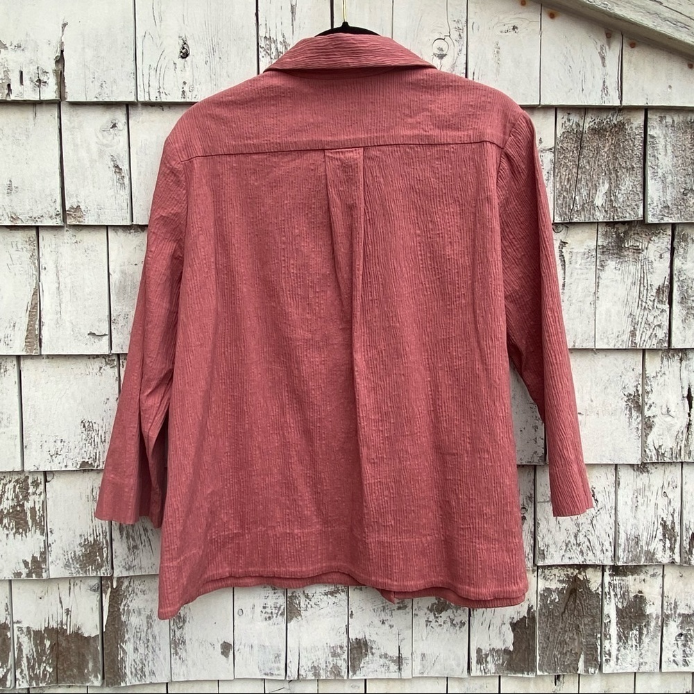 Marla Wynne Crinkle Fabric Button Down Top - Picture 2 of 6